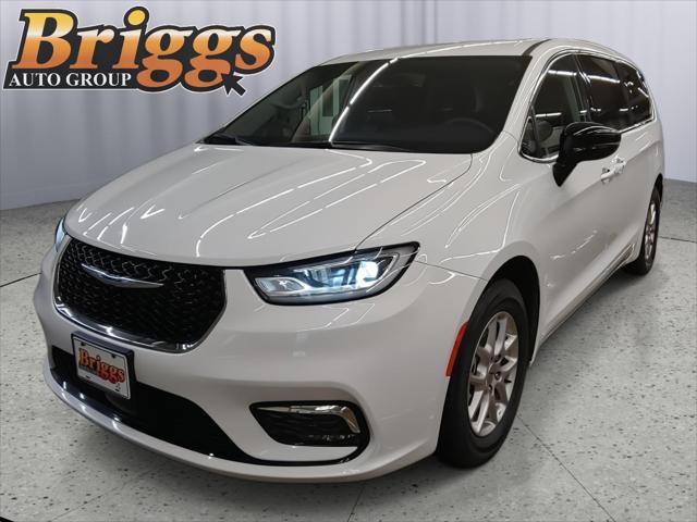 2024 Chrysler Pacifica Touring L for sale in Manhattan, KS