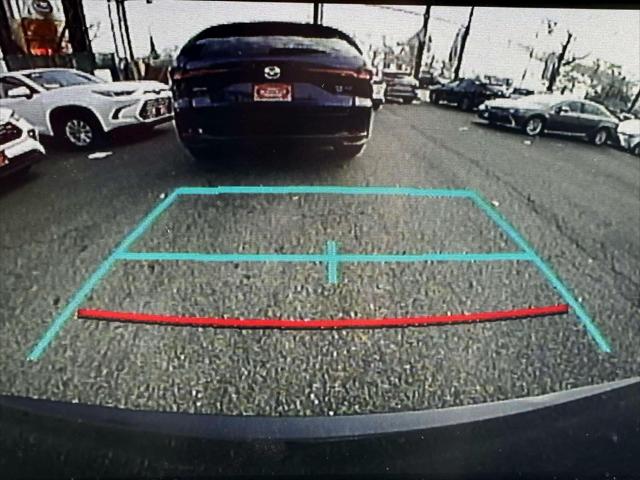 2021 Toyota RAV4 LE [24]