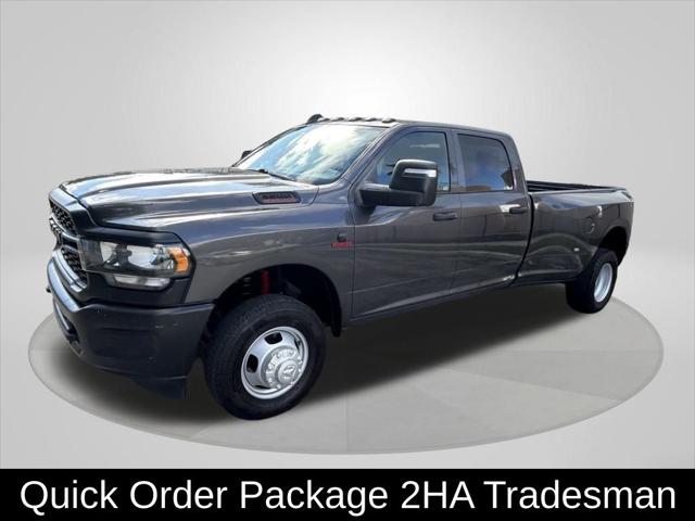2023 RAM 3500 Tradesman Crew Cab 4x4 8 Box