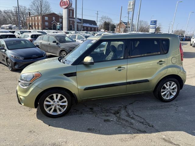 2013 Kia Soul + 2013 Kia Soul +
