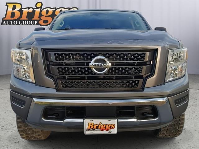2022 Nissan TITAN Crew Cab SV 4x4