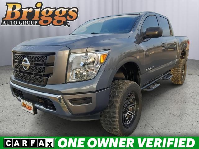 2022 Nissan TITAN Crew Cab SV 4x4