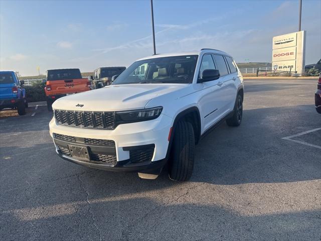 2023 Jeep Grand Cherokee L Altitude 4x4 2023 Jeep Grand Cherokee L Altitude 4x4
