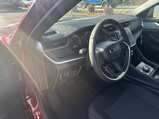 2025 Jeep Grand Cherokee L Laredo X 4x4