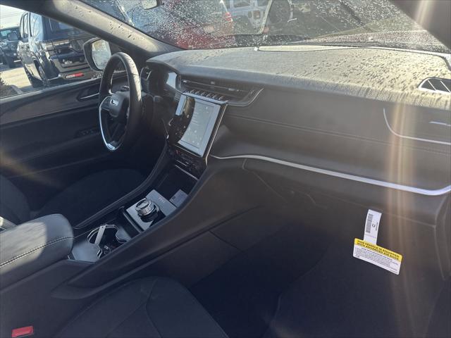 2025 Jeep Grand Cherokee L Laredo X 4x4