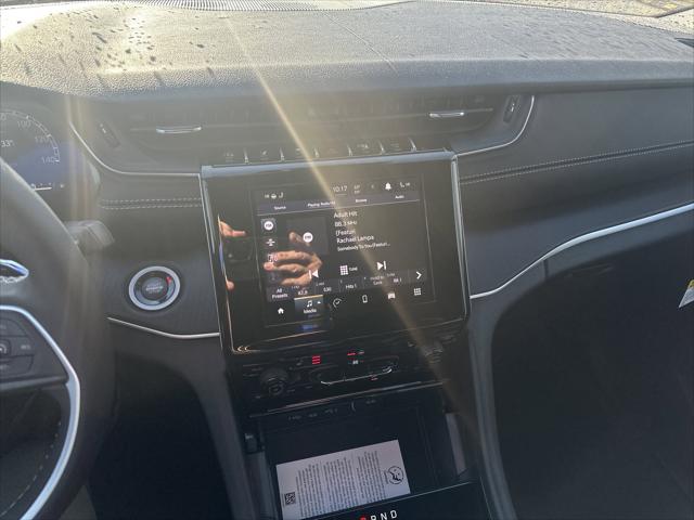 2025 Jeep Grand Cherokee L Laredo X 4x4