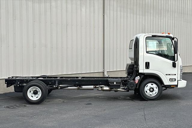 2024 Isuzu NPR Standard Cab