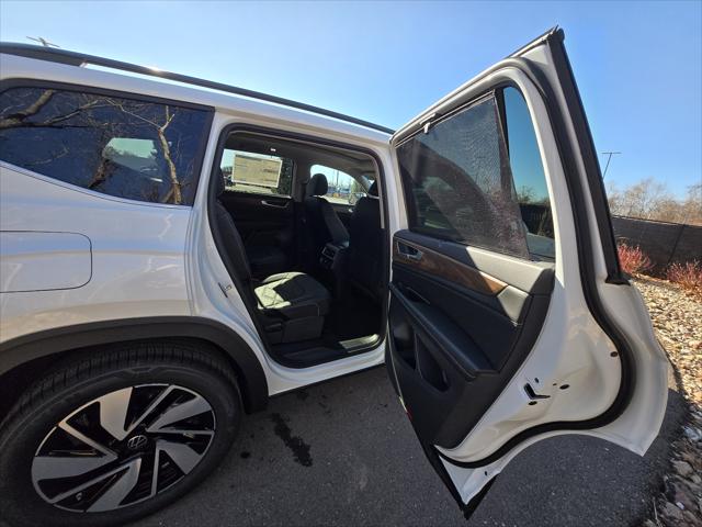 2026 Volkswagen Atlas SE with Technology