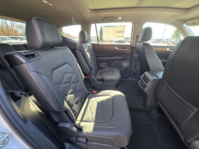 2026 Volkswagen Atlas SE with Technology