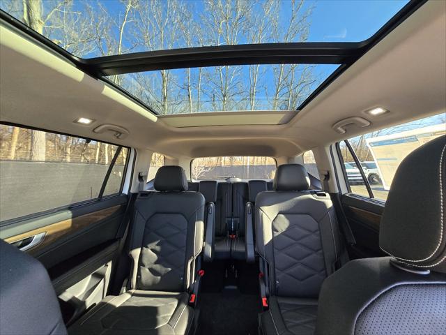 2026 Volkswagen Atlas SE with Technology