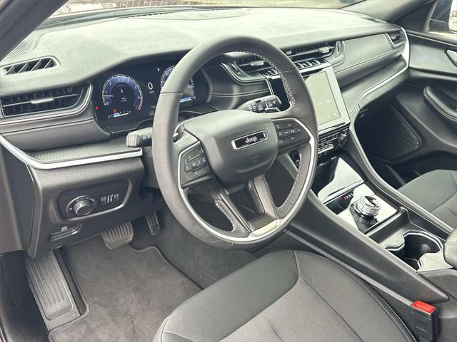 2025 Jeep Grand Cherokee L Laredo X 4x4 2025 Jeep Grand Cherokee L Laredo X 4x4