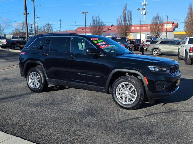2023 Jeep Grand Cherokee Laredo X 4x4