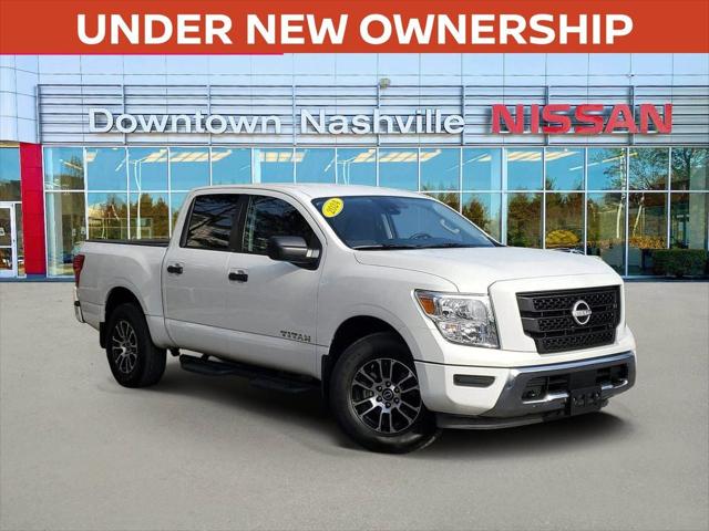 2024 Nissan TITAN Crew Cab SV 4x4