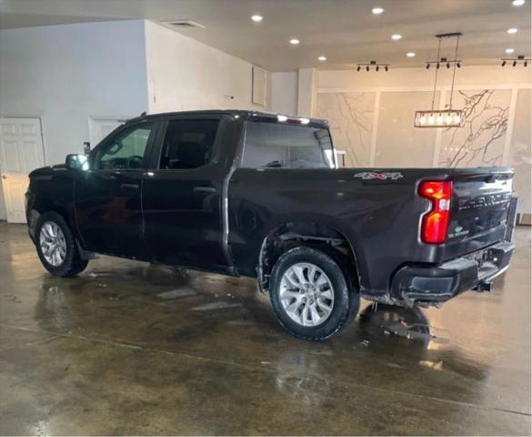 2021 Chevrolet Silverado 1500 4WD Crew Cab Short Bed Custom