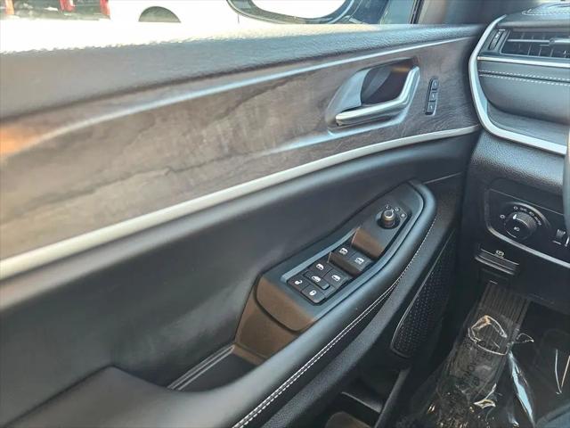 2025 Jeep Grand Cherokee L Limited 4x4