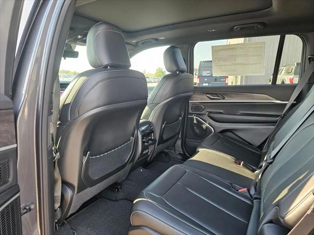 2025 Jeep Grand Cherokee L Limited 4x4
