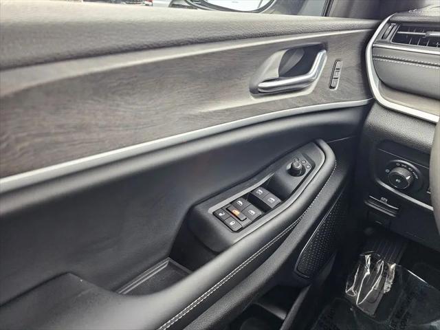 2025 Jeep Grand Cherokee L Limited 4x4
