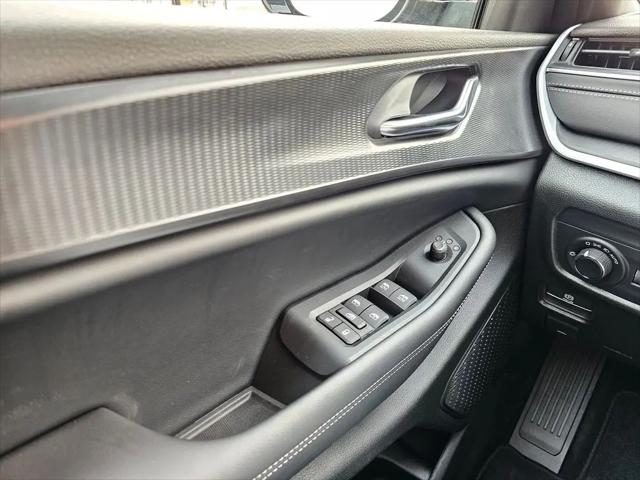 2025 Jeep Grand Cherokee L Altitude X 4x4