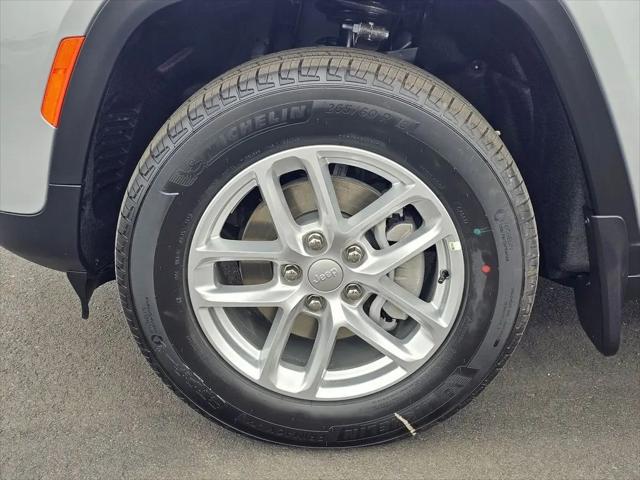 2025 Jeep Grand Cherokee Laredo X 4x4