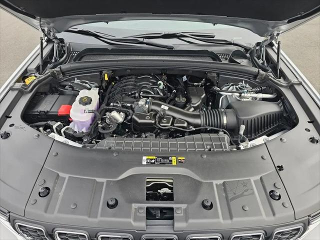 2025 Jeep Grand Cherokee Laredo X 4x4