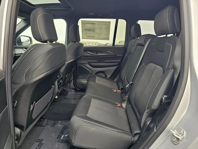 2025 Jeep Grand Cherokee Laredo X 4x4