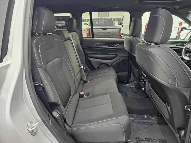 2025 Jeep Grand Cherokee Laredo X 4x4