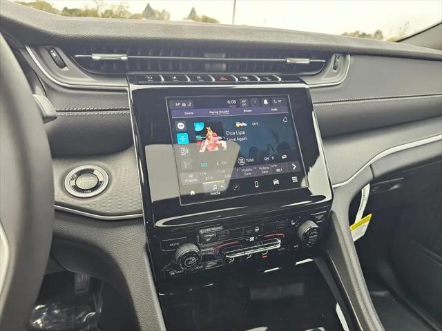 2025 Jeep Grand Cherokee Laredo X 4x4