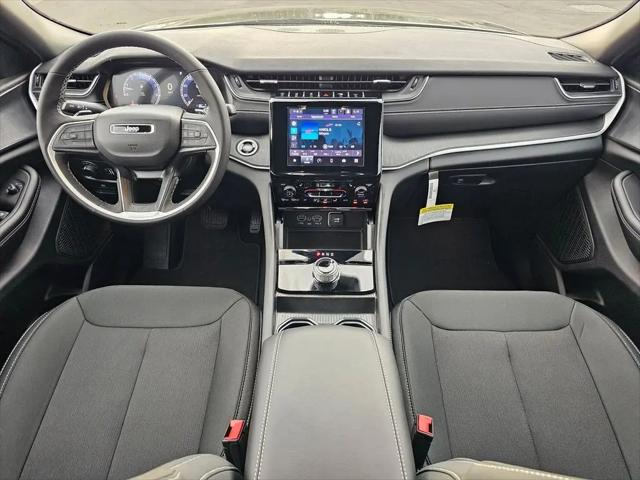 2025 Jeep Grand Cherokee Laredo X 4x4