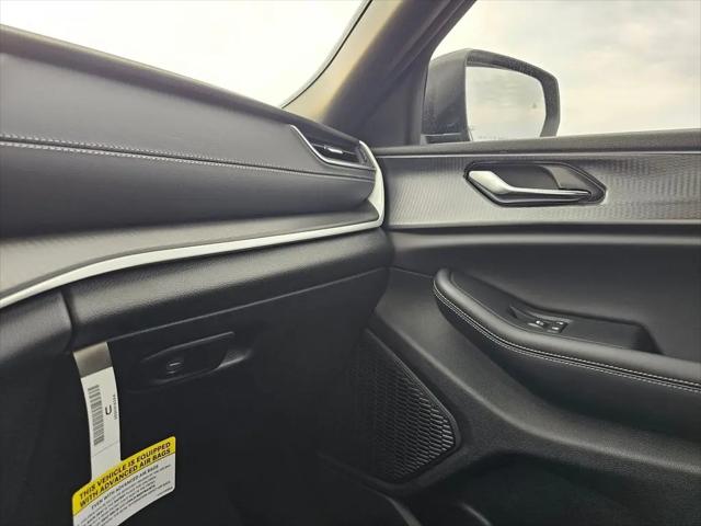 2025 Jeep Grand Cherokee Laredo X 4x4