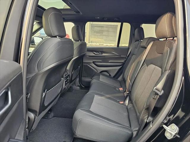 2025 Jeep Grand Cherokee Laredo X 4x4