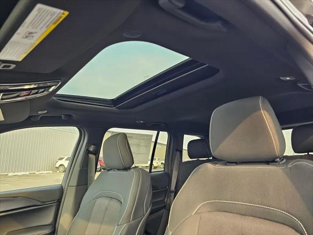 2025 Jeep Grand Cherokee Laredo X 4x4