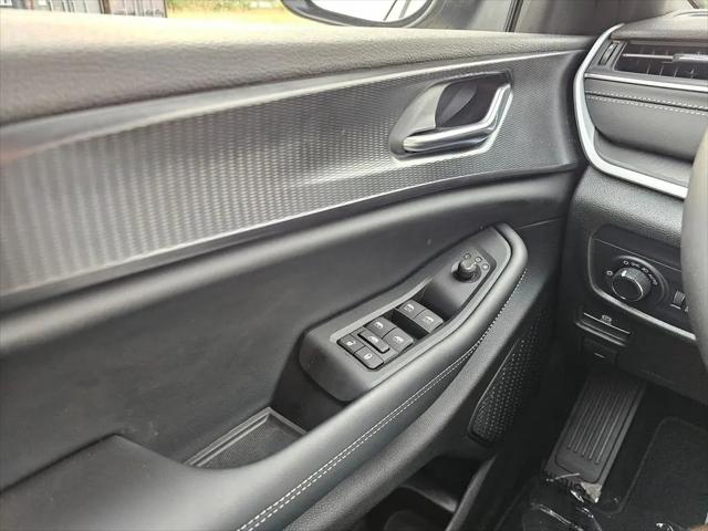 2025 Jeep Grand Cherokee Laredo X 4x4