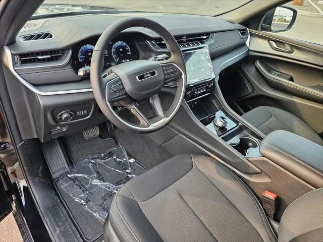 2025 Jeep Grand Cherokee Laredo X 4x4