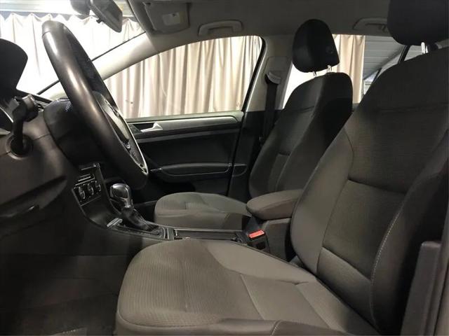 2017 Volkswagen e-Golf SE