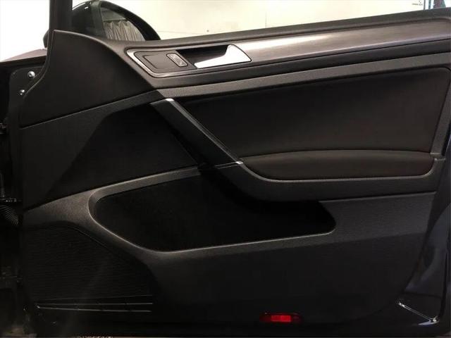 2017 Volkswagen e-Golf SE