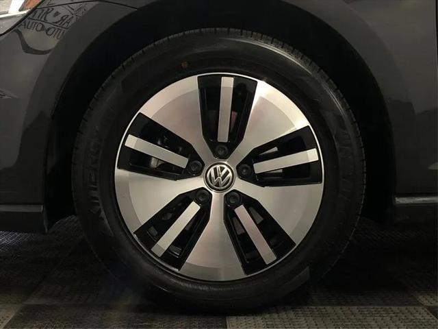 2017 Volkswagen e-Golf SE