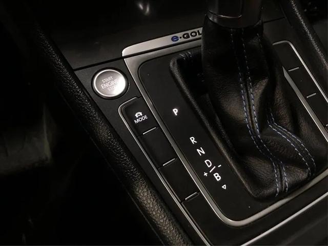 2017 Volkswagen e-Golf SE