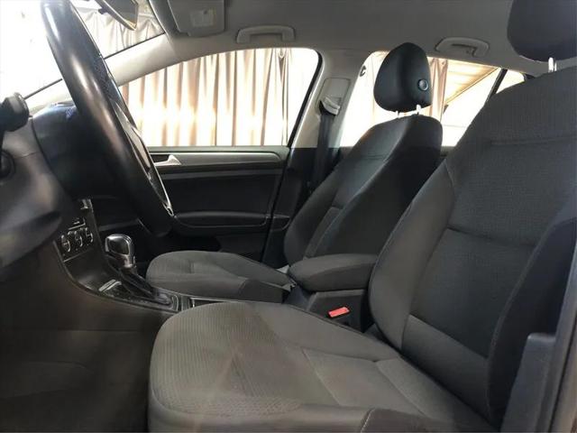 2017 Volkswagen e-Golf SE