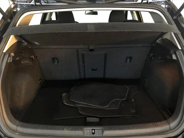 2017 Volkswagen e-Golf SE