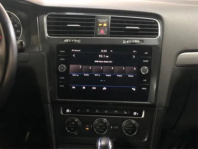 2017 Volkswagen e-Golf SE