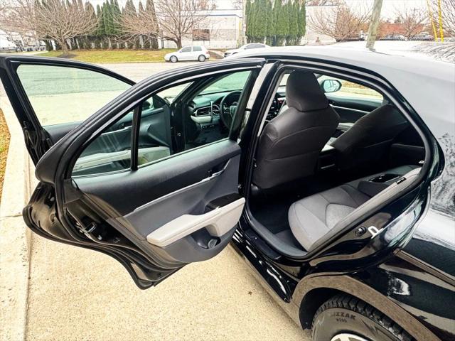 2022 Toyota Camry LE Hybrid