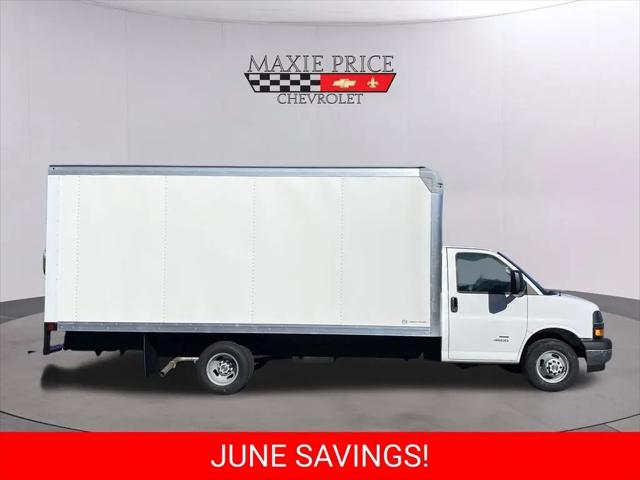 2025 Chevrolet Express Cutaway 4500 Van