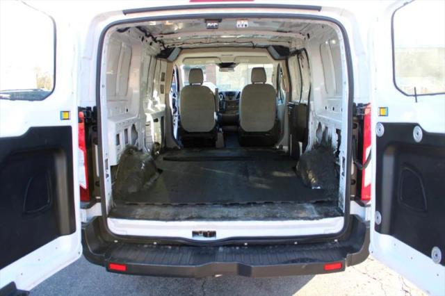 2016 Ford Transit w/60/40 Side Door w/RWB