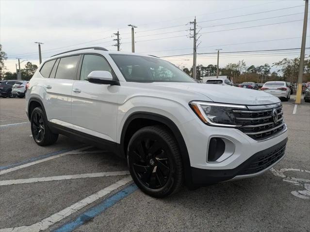 2026 Volkswagen Atlas SE with Technology