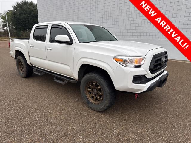 2023 Toyota Tacoma SR's photo