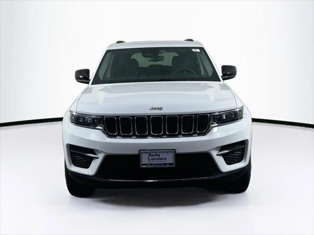 2023 Jeep Grand Cherokee Laredo 4x4