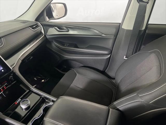 2023 Jeep Grand Cherokee Laredo 4x4