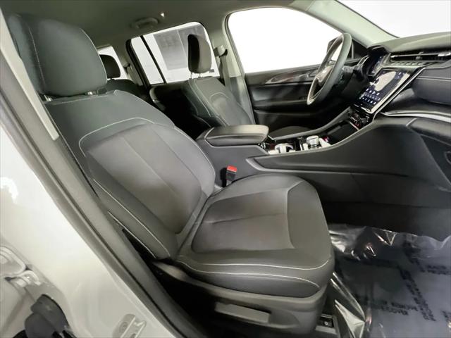 2023 Jeep Grand Cherokee Laredo 4x4