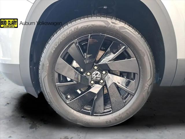 2026 Volkswagen Atlas SE with Technology