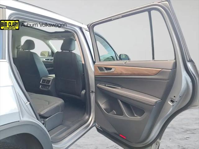 2026 Volkswagen Atlas SE with Technology